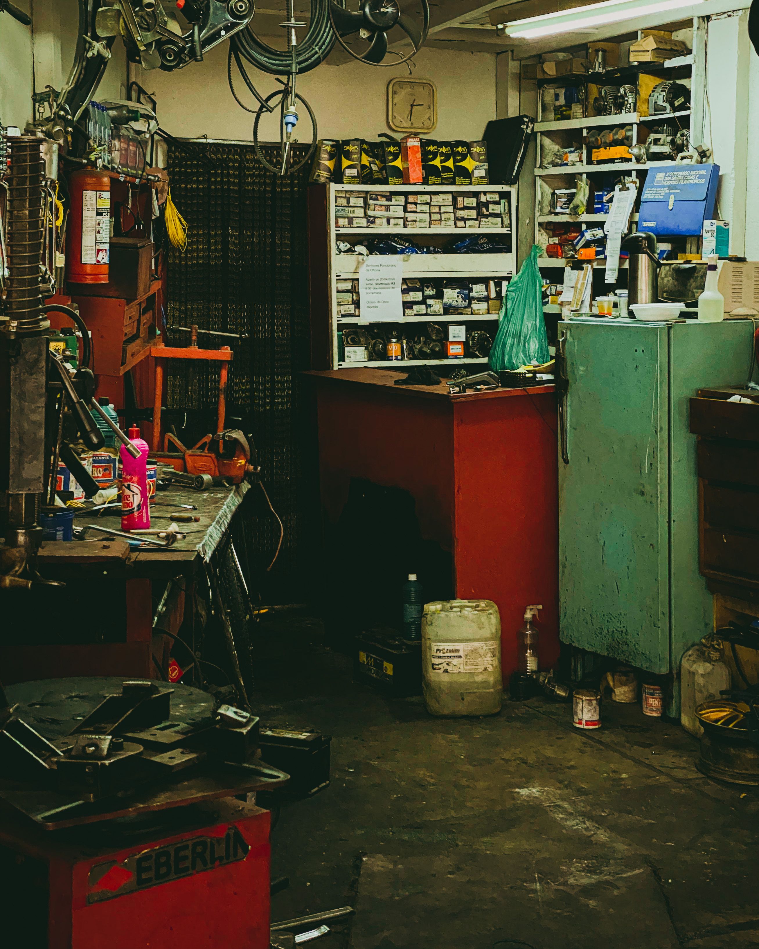Auto spares counter with vehicle parts